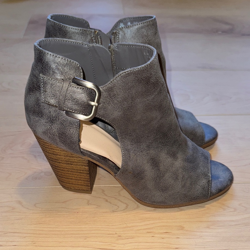 Heeled bootie
